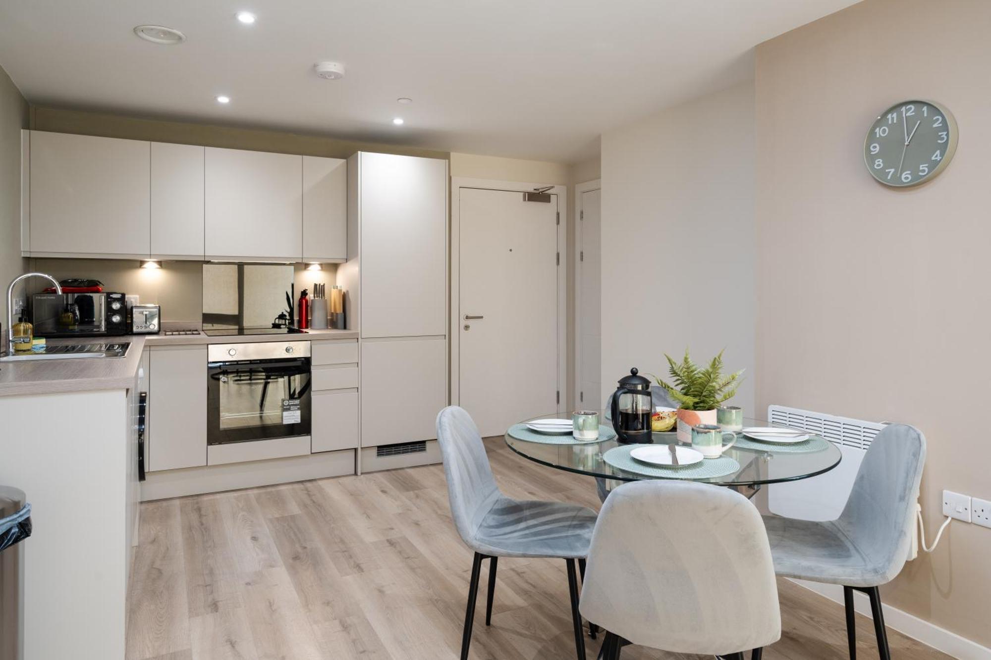 Liverpool City Apartment With Parking & Ev Buitenkant foto