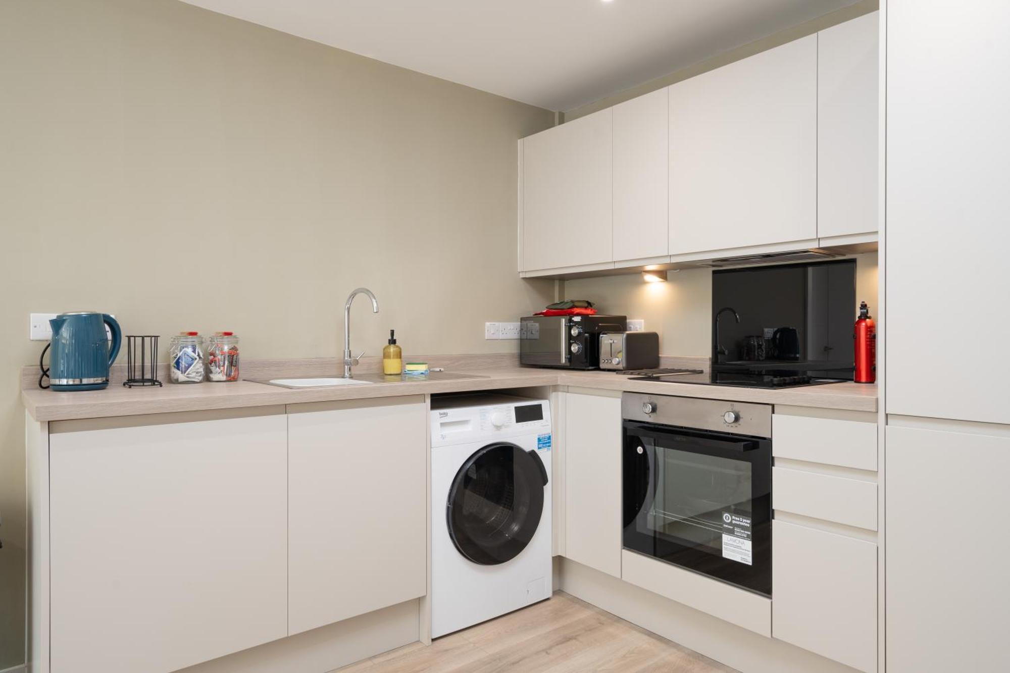 Liverpool City Apartment With Parking & Ev Buitenkant foto